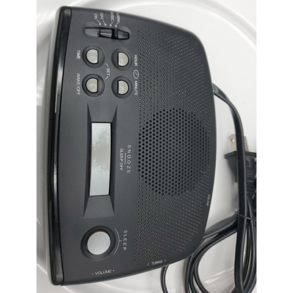 Vintage GE 7-4836B AM/FM Digital Alarm Clock Radio Snooze  Black Green LED Retro - Picture 13 of 16